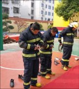 我公司員工進行消防培訓